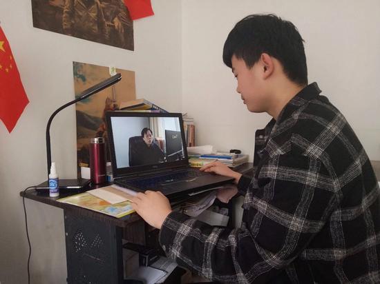 艺术与设计学院 环设183 刘本宽